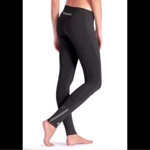 Athleta Homestretch Run Leggings SZ  XS Black
